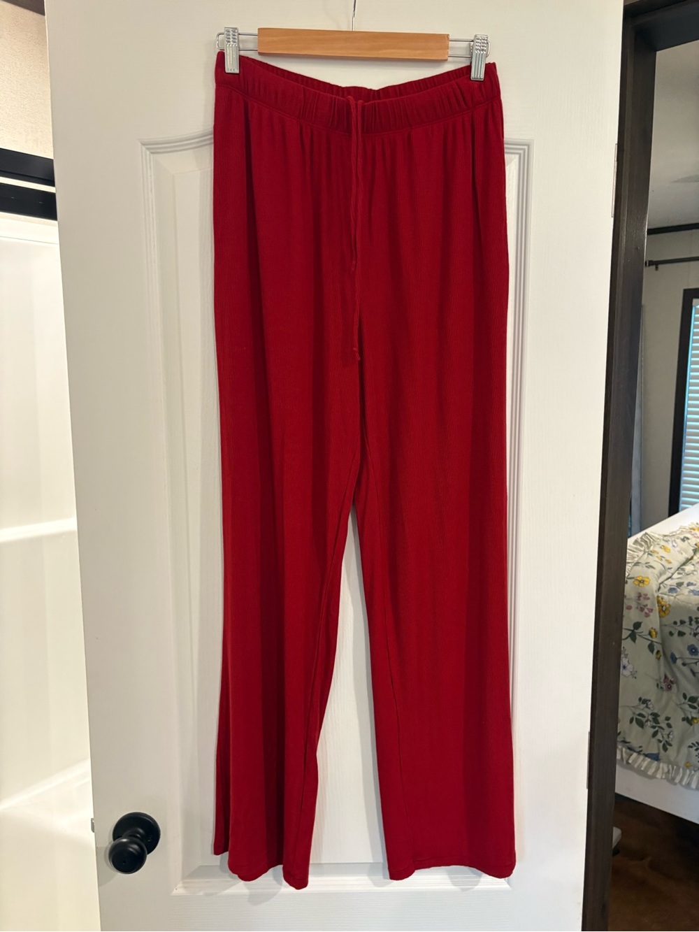 Skims “Brick” ribbed Wide-Leg Lounge Pants